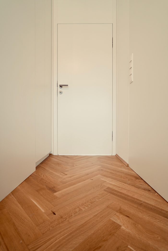 einbauschrank grifflos | flächenbündige innentüre | weiss matt